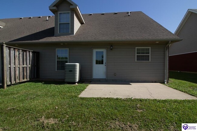 Building Photo - 134 Twin Lakes Dr