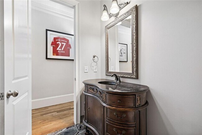 Building Photo - 11140 W Rd