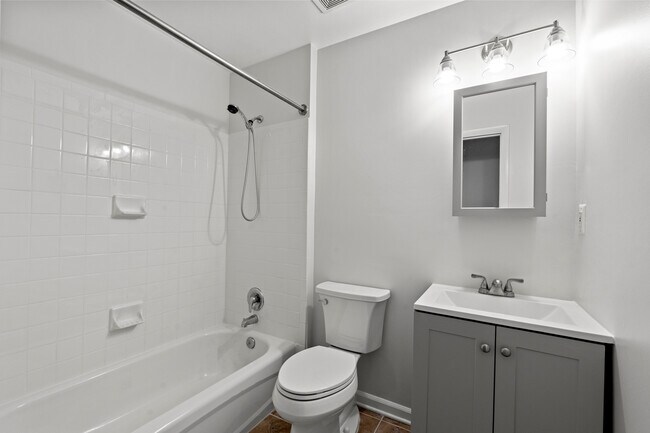 Building Photo - 1308 Clifton St NW