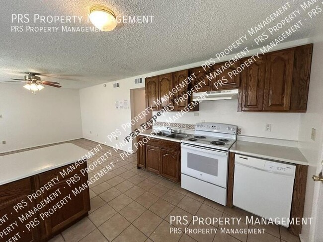 Building Photo - 1851 E University Dr