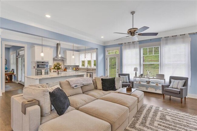 Building Photo - 5525 Fontana Ct