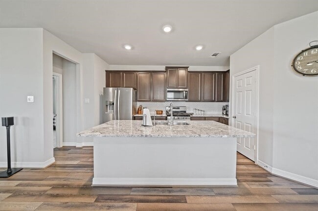 Building Photo - 2210 Islawild Wy