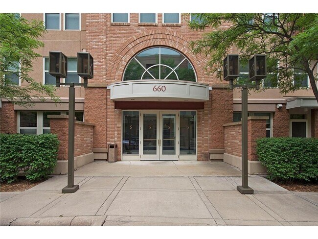 Building Photo - 660 N 2nd St