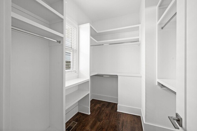 Building Photo - Modern 3BR/3.5BA home in Sylvan Summit, ju...