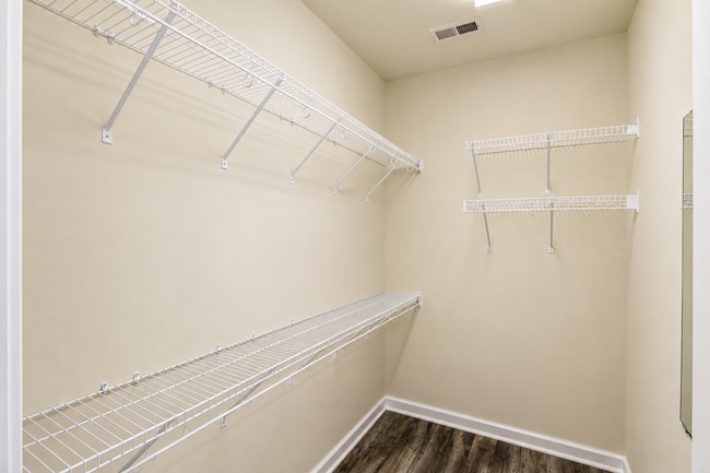 Building Photo - 899 Magnolia Ct