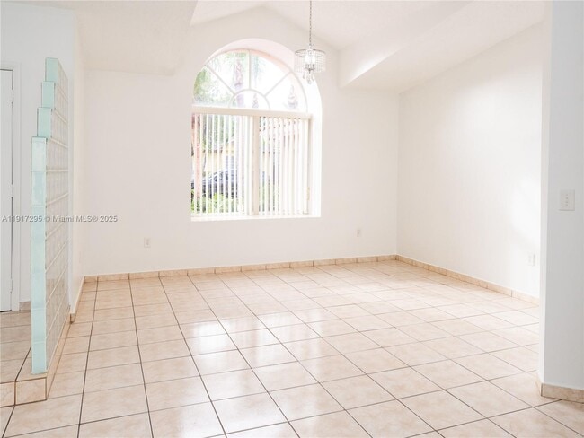 Building Photo - 10815 SW 145th Pl