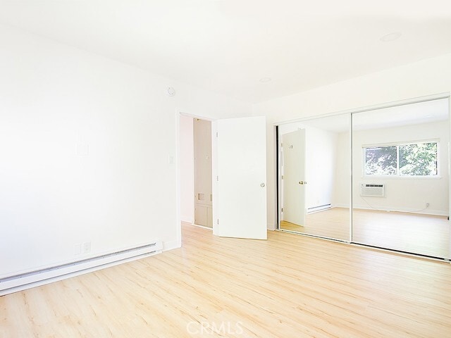 Building Photo - 2027 Vista Del Mar Ave