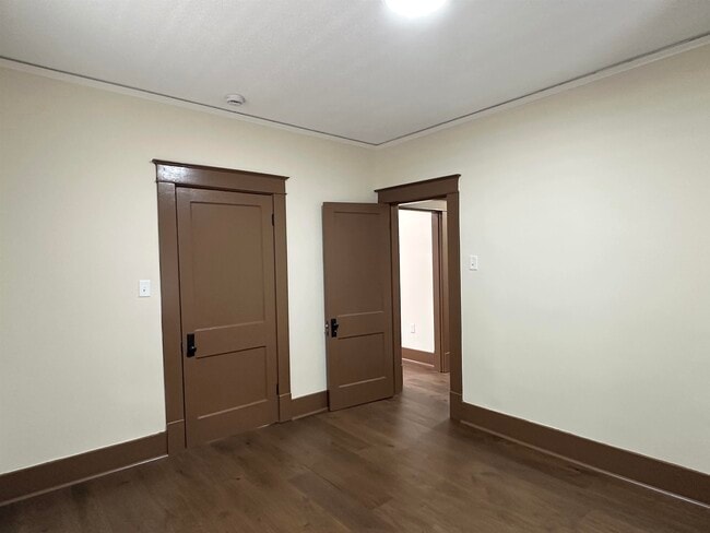 Building Photo - 492 Lundee St