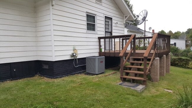 Building Photo - 2007 S Benbow Rd