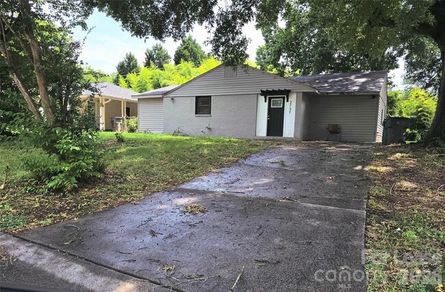 Building Photo - 2727 Englehardt St