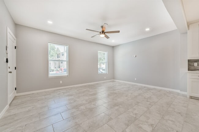 Building Photo - 4323 Ursuline St