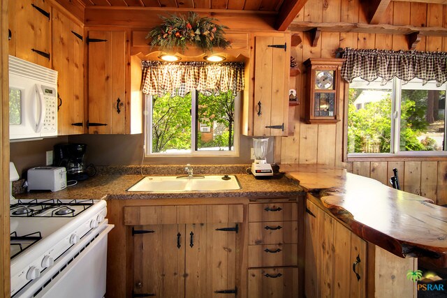 Building Photo - 40008 Big Bear Blvd