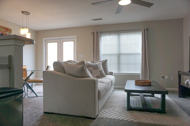 Building Photo - 183 Swaying Pine Ct