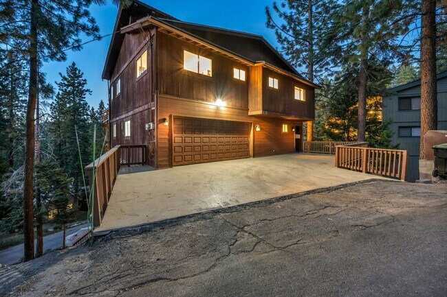 Building Photo - 638 N Martin Dr