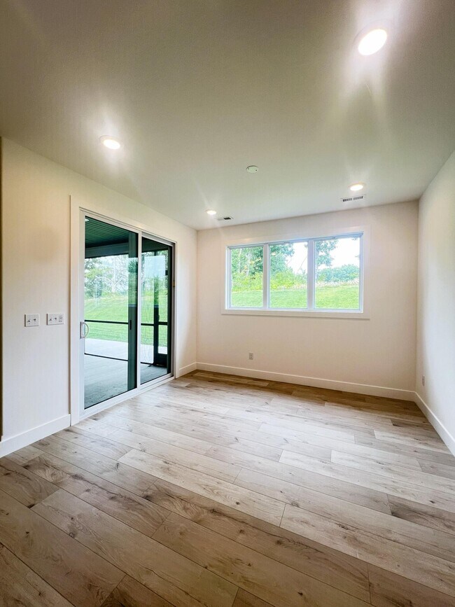 Building Photo - 808 Napa Dr