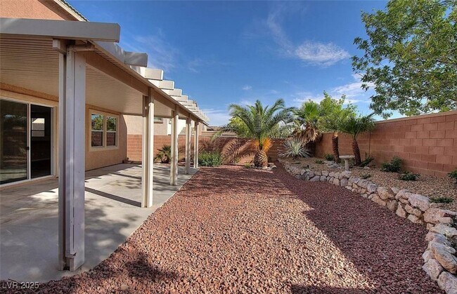 Building Photo - 581 Caribbean Palm Dr