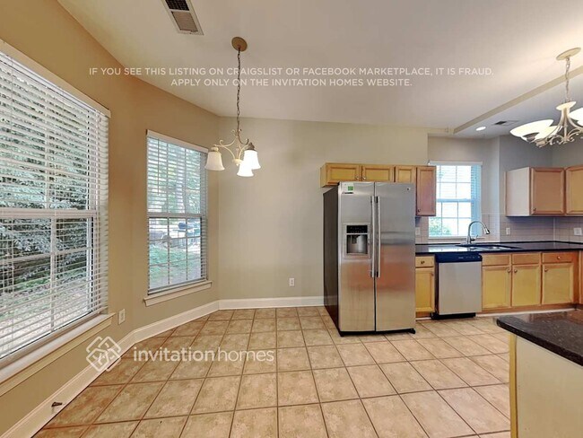 Building Photo - 6800 Charter Hills Rd