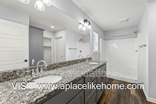 Building Photo - 217 McGee St