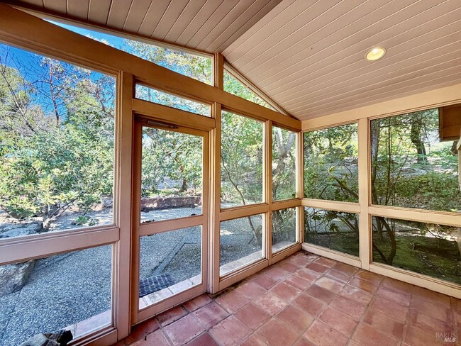 Building Photo - 321 Dutch Henry Canyon Rd