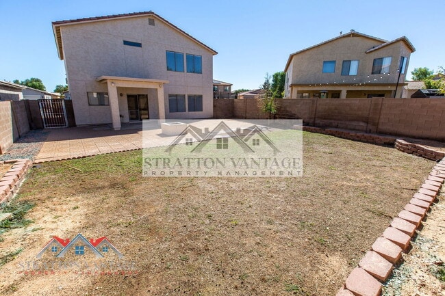 Building Photo - 484 E Cheyenne Rd