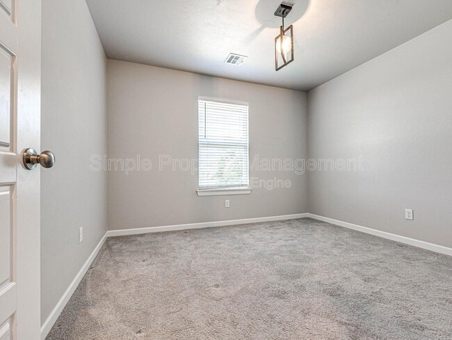 Building Photo - 400 Fallview Ct