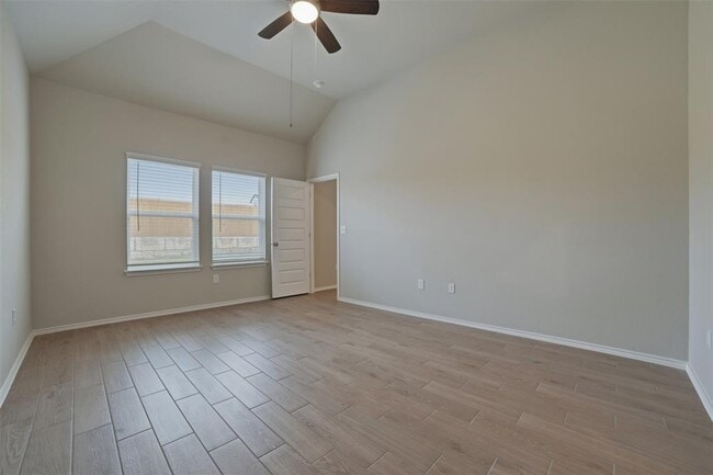 Building Photo - 4501 Bridal Veil Dr