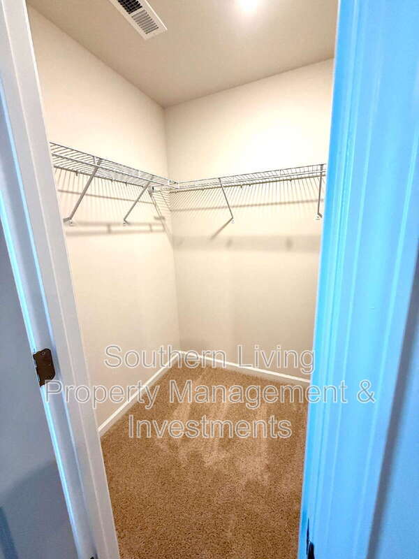 Building Photo - 1413 Secrest Cmns Dr