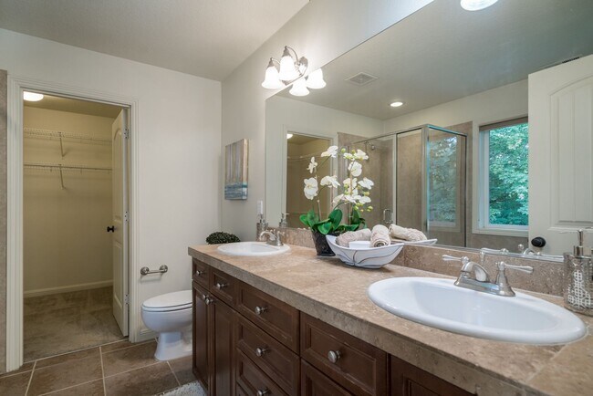 Building Photo - 4920 SW Slavin Rd