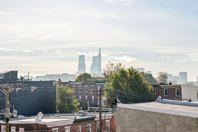 Building Photo - 3002 W Girard Ave