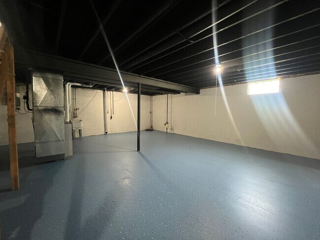 Building Photo - KHR-2711/2713-48-S