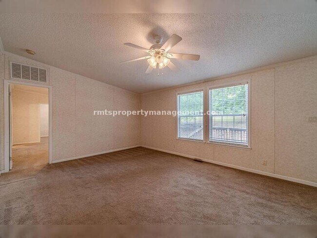 Building Photo - A COUNTRY DREAM! 4BR, 2BATH MANUFACTURED HOME, $1650./month