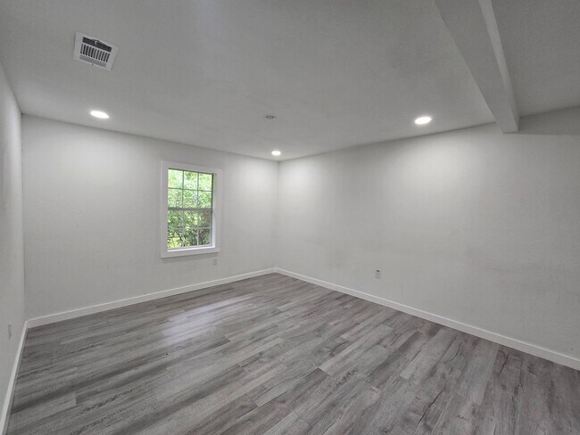 Building Photo - 202 Marston St