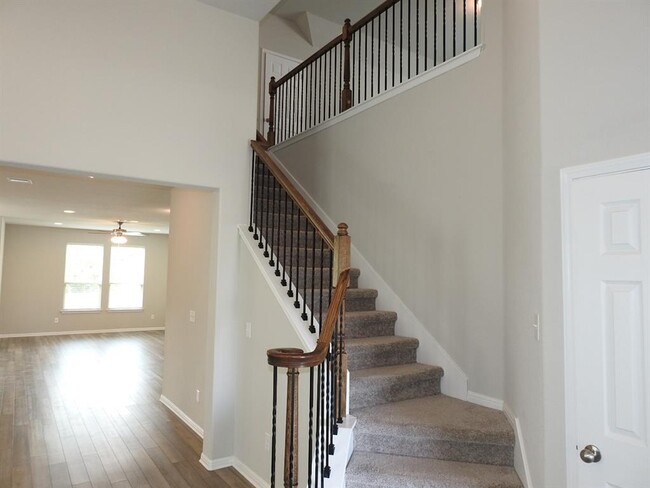 Building Photo - 108 Hauser Dr