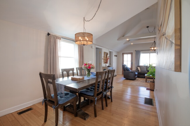 Building Photo - 29 Quintard Terrace