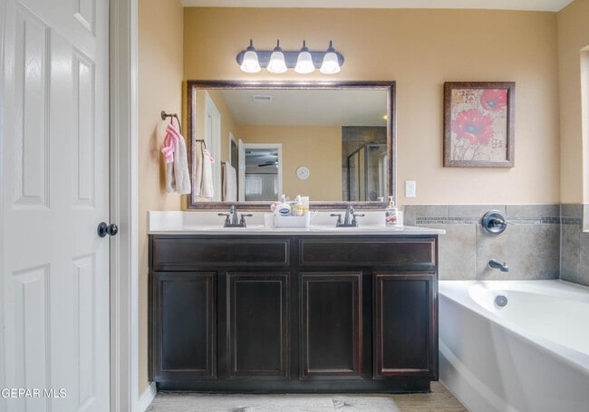 Building Photo - 14600 Christian Castle