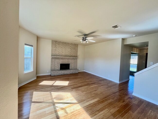 Building Photo - Conveniently Located to Randolph AFB, 4/2.5 ~ Large Backyard ~ Storage Shed ~ Move In Ready!