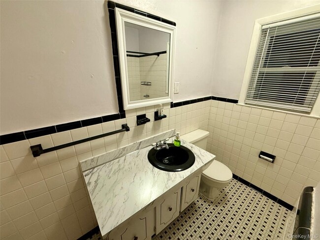 Building Photo - 29 Smith St