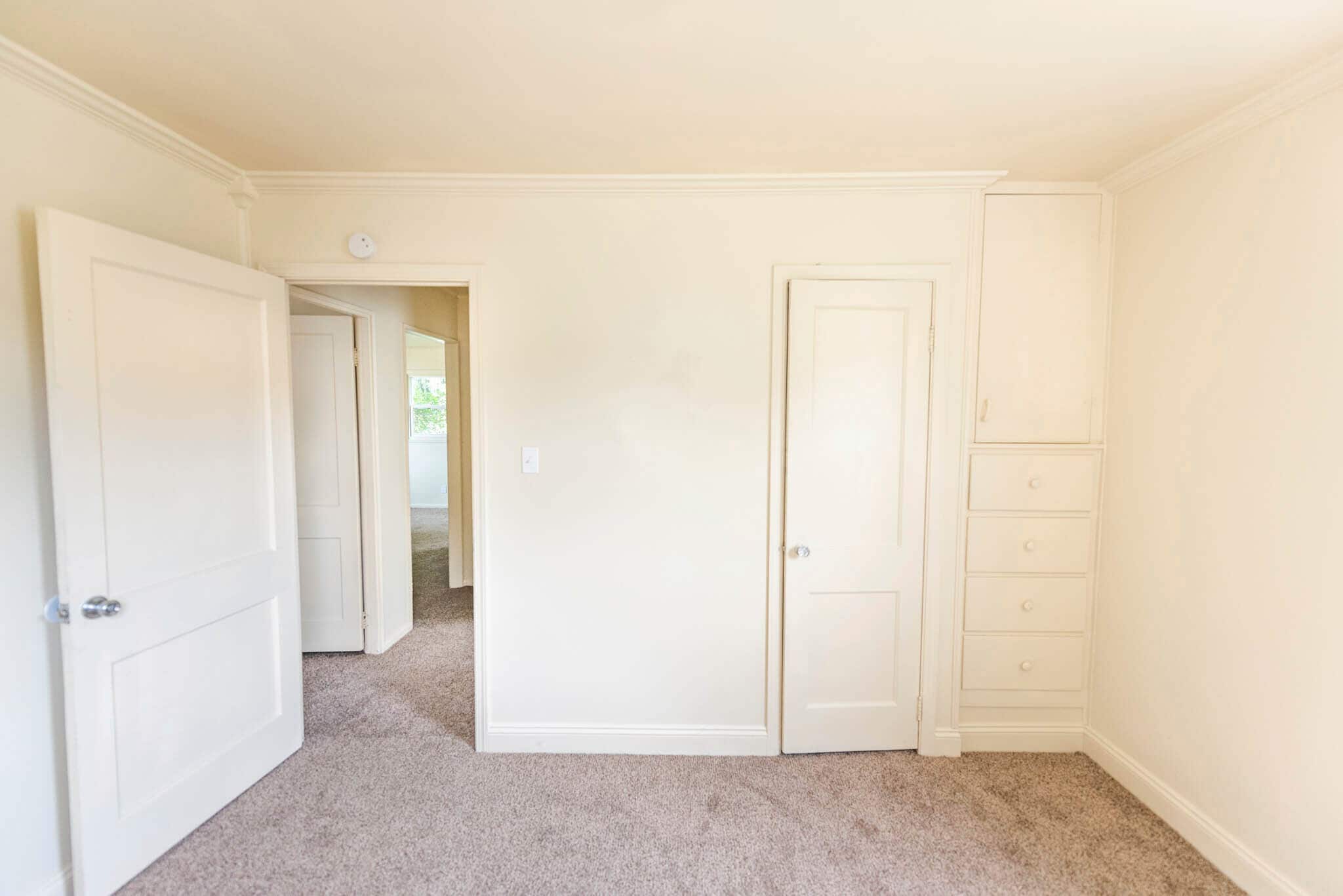 Building Photo - 1908 Taft Ave NE