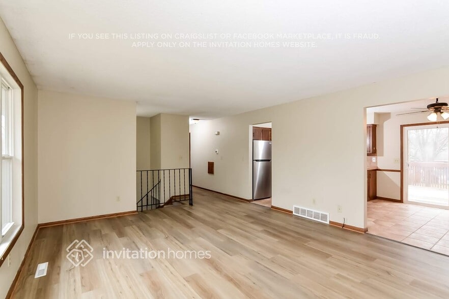 Building Photo - 2601 E 121st St