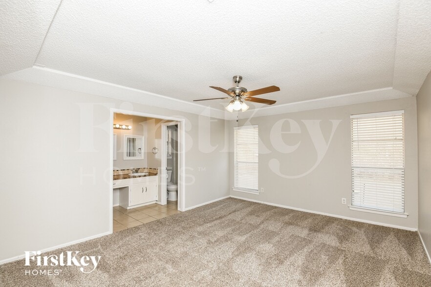 Building Photo - 7508 Evergreen Dr