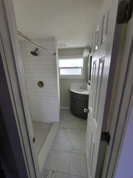 Building Photo - 6204 Pennsylvania Ave