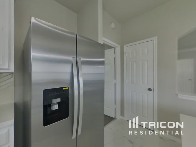 Building Photo - 318 Annatto Ln