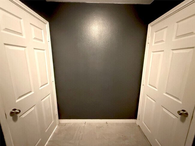 Building Photo - 2414 Alcove Foster Ct