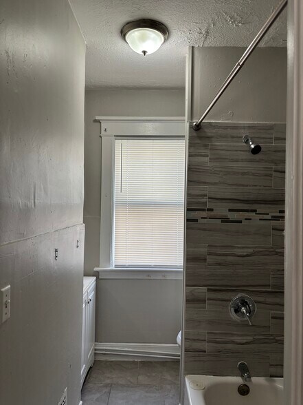 Building Photo - 22 Whittlesey Ave