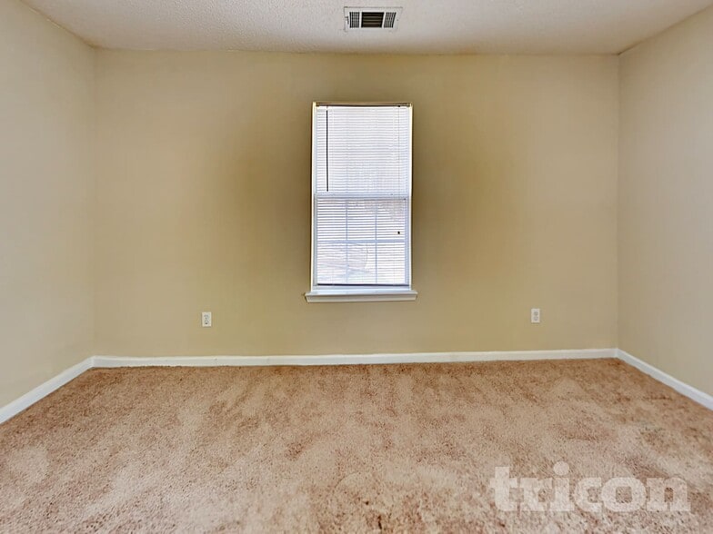 Building Photo - 6728 Chesepeake Trail