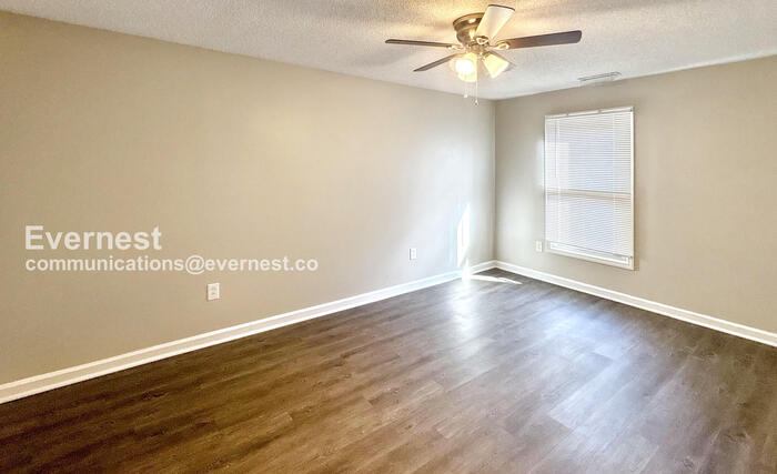 Building Photo - 2113 Stapp Dr NE