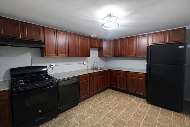 Building Photo - 223-227 East Dominick