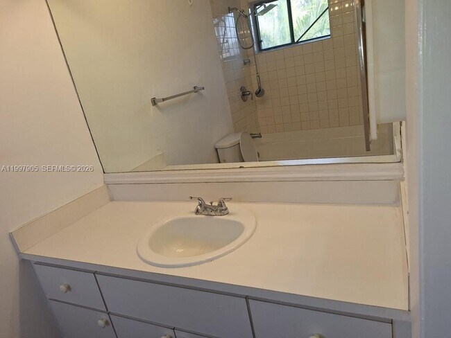 Building Photo - 12120 NE 6th Ave