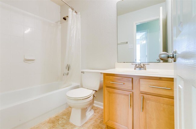 Building Photo - 3302 Legends Landing Dr