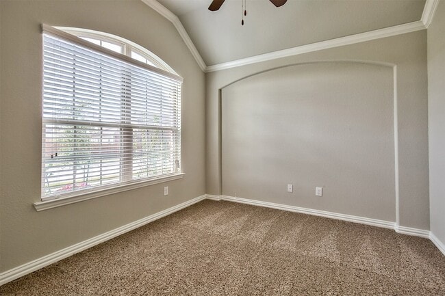 Building Photo - 304 Callaghan Dr